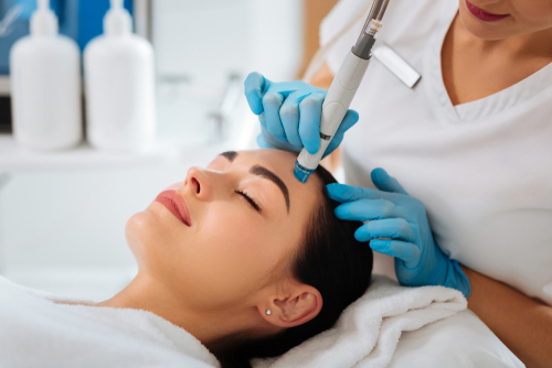 What’s the Difference Between Microdermabrasion and HydraFacial?