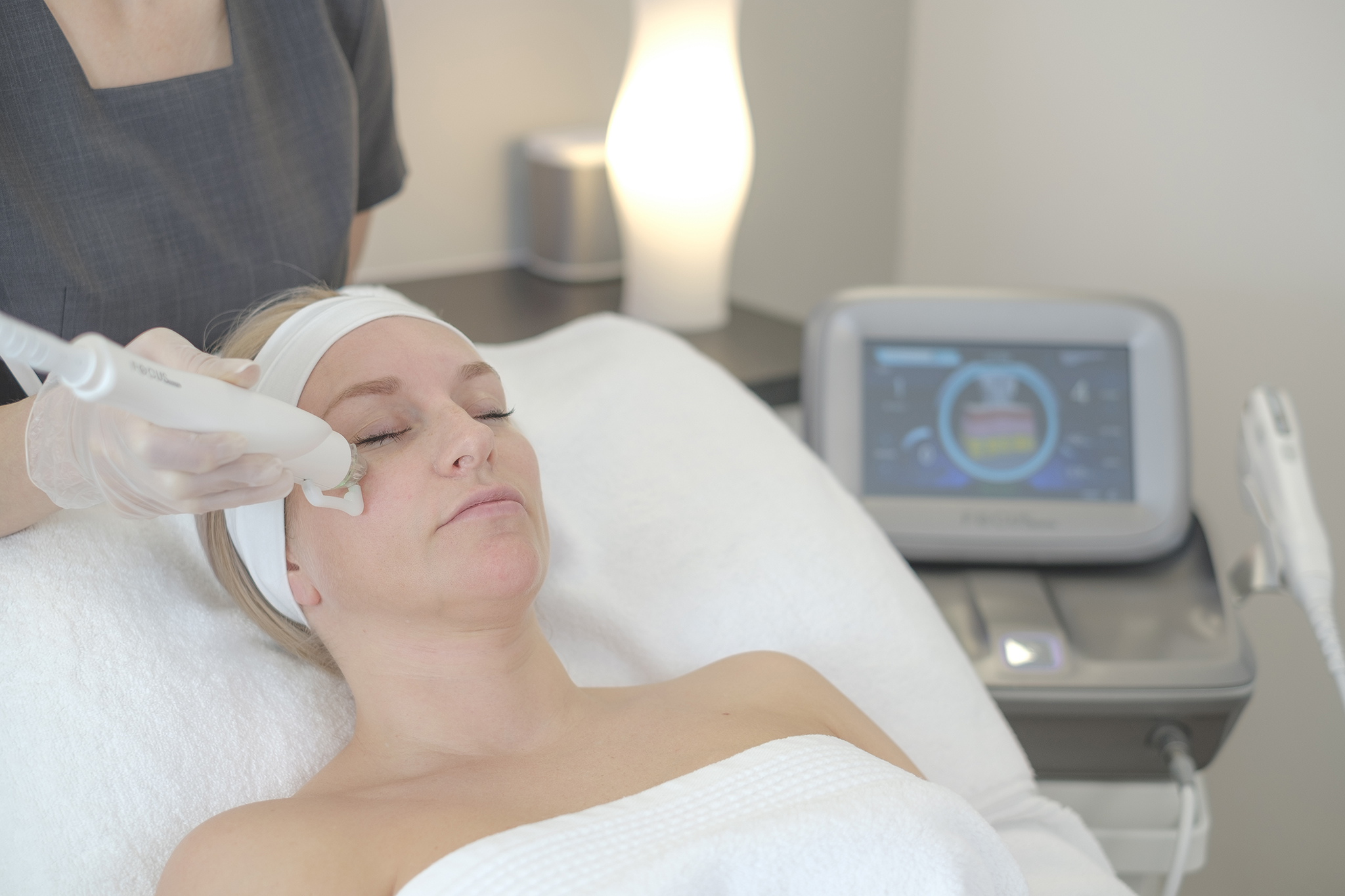 Radio frequency microneedling London